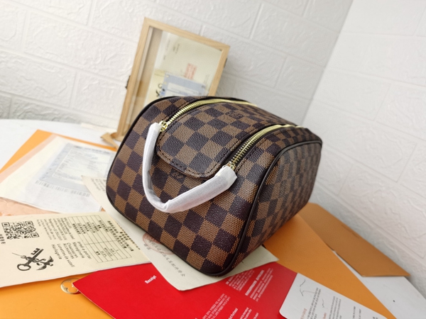 ルイヴィトンバッグ素材ディテール